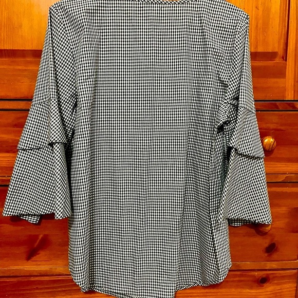 Van Heusen Black and White Bell Sleeve Blouse - Large - Picture 4 of 6